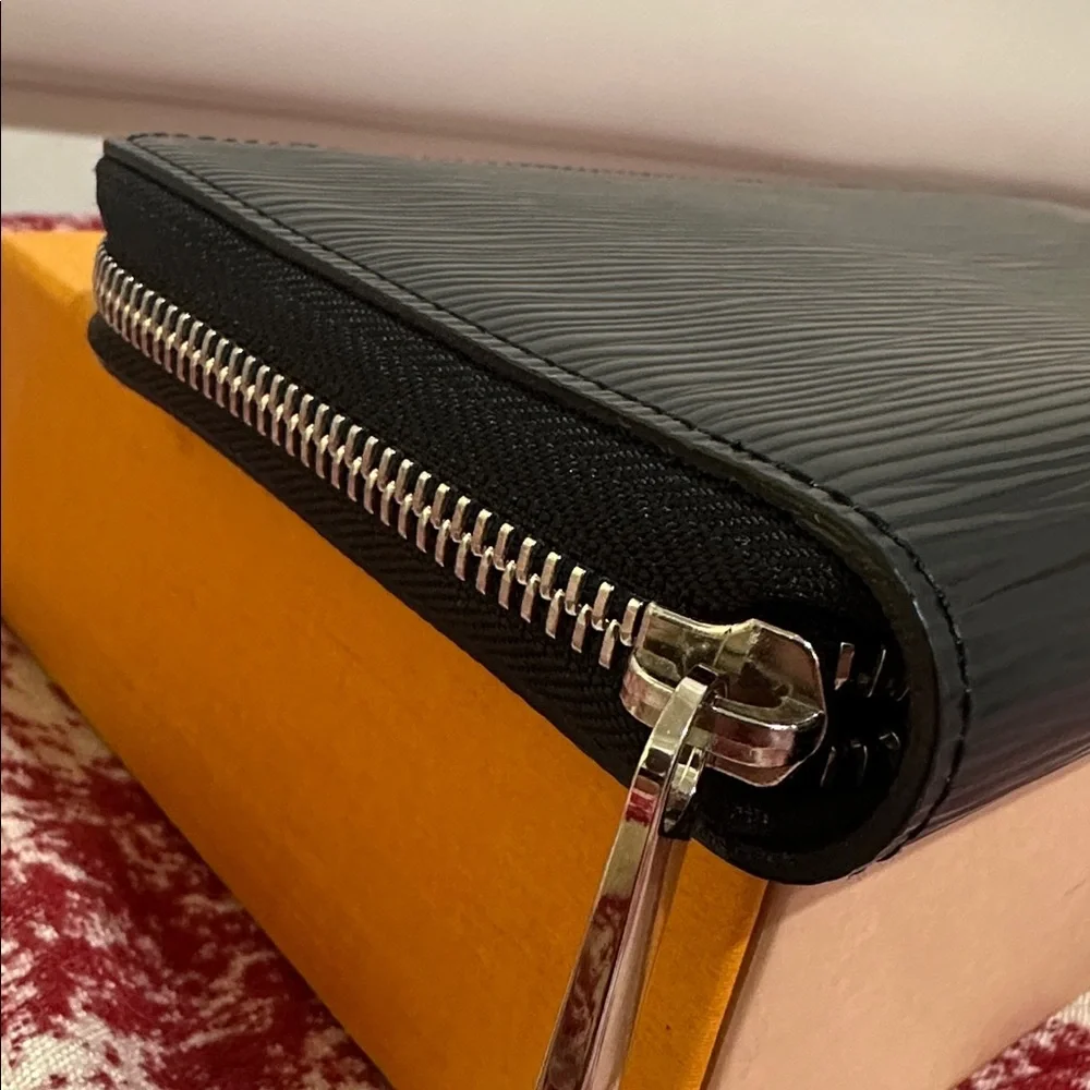 Louis Vuitton Black Epi Zippy Wallet Organizer